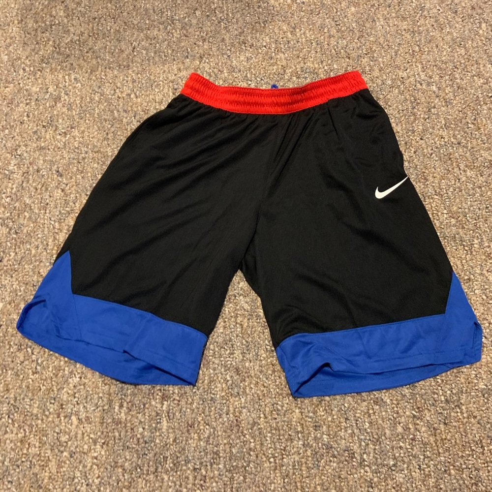 Nike shorts size large